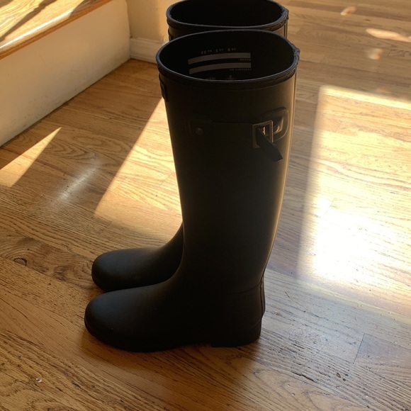 HUNTER Women’s Rain Boots Tall - Picture 3 of 6